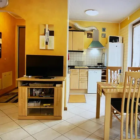 Residenz Fontana Mit Pool Сан-Дзено-ди-Монтанья